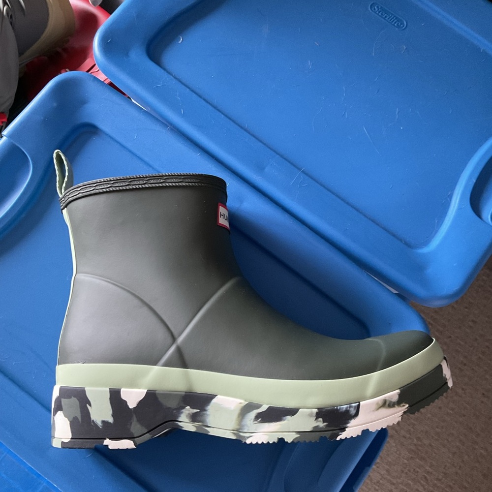 Hunter Play Ankle Rain Boots. Dark Green Camo. Women size 11 (43)